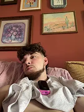 Snapshot of dommydom7177 chatting on 04/04/26, 05:30 dommydom7177 online show from 04/04/26, 05:30