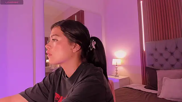 LiaSalvatore online show from 04/14/26, 12:32