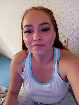 Snapshot of SabrinaVantress chatting on 05/20/26, 05:21 SabrinaVantress online show from 05/20/26, 05:21