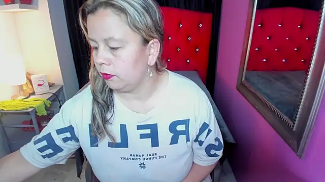 ScarletBigTitties online show from 05/05/26, 12:08