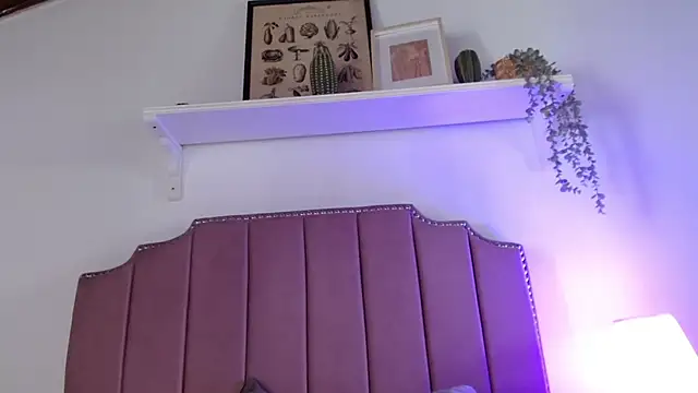 shiny foxeyes online show from 03/31/26, 09:28