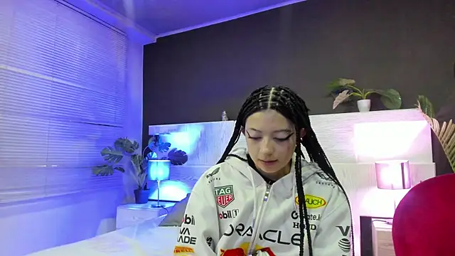 shiny foxeyes online show from 04/11/26, 10:35