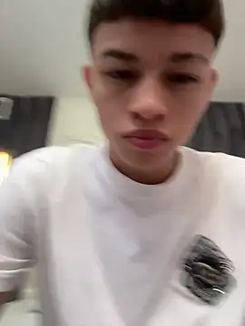 Snapshot of Apolo_jonnes chatting on 04/09/26, 02:13 Apolo jonnes online show from 04/09/26, 02:13