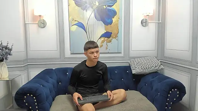 Snapshot of Apolo_jonnes chatting on 03/29/26, 02:24 Apolo jonnes online show from 03/29/26, 02:24