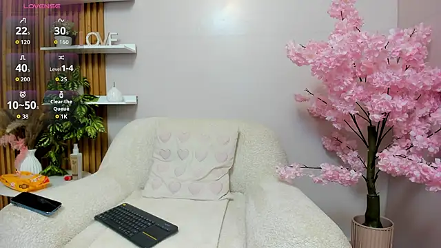 Maiasweet  online show from 03/25/26, 02:23