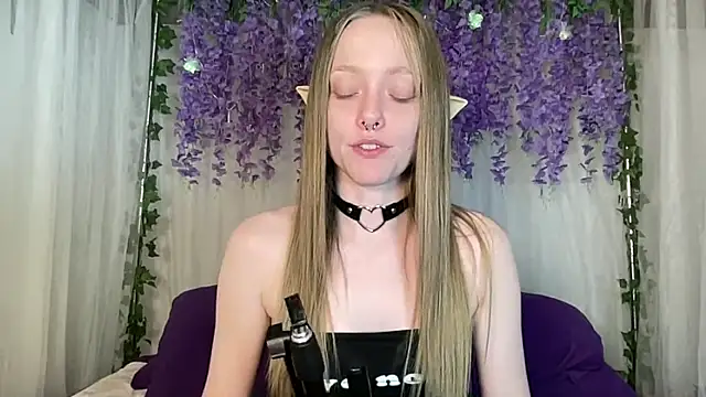 ElfGirlAna online show from 06/12/26, 02:37