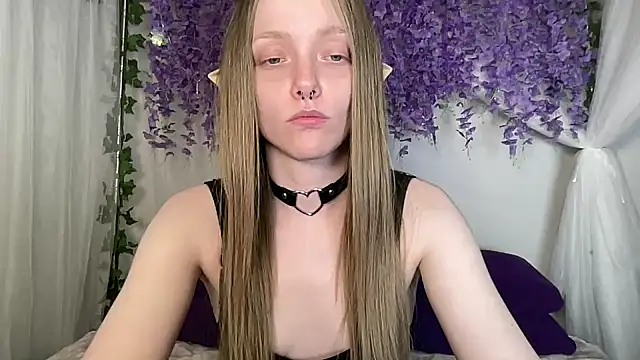 ElfGirlAna online show from 06/11/26, 02:36