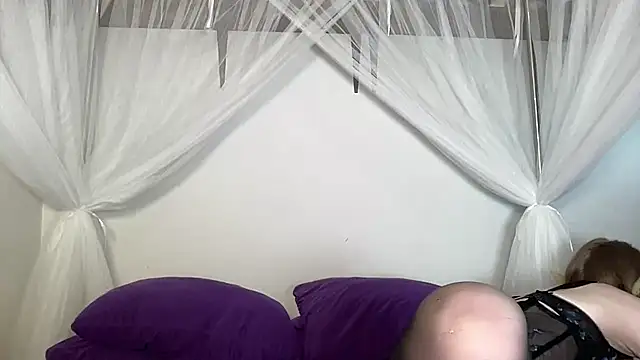ElfGirlAna online show from 05/08/26, 02:32