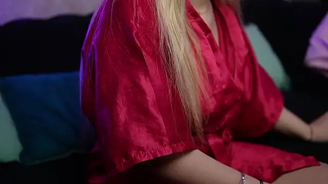 Snapshot of DaliaParis chatting on 04/14/26, 08:14 DaliaParis online show from 04/14/26, 08:14