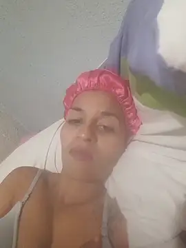 Snapshot of Beatriz2211 chatting on 04/07/26, 12:23 Beatriz2211 online show from 04/07/26, 12:23