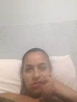 Snapshot of Beatriz2211 chatting on 04/04/26, 04:30 Beatriz2211 online show from 04/04/26, 04:30