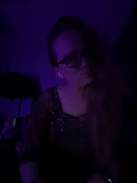 LizzieZ1975 online show from 05/26/26, 11:58