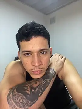 Snapshot of JadeeBlaze chatting on 04/14/26, 06:35 JadeeBlaze online show from 04/14/26, 06:35