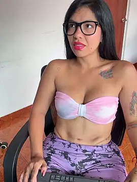 Noa rousse01 online show from 04/16/26, 07:47