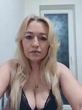 LexaVelure online show from 04/16/26, 07:58