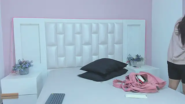 KylieLumi online show from 04/02/26, 12:01