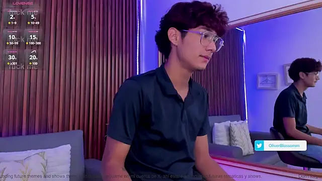 Snapshot of Oliver20__ chatting on 05/15/26, 10:52 Oliver20 online show from 05/15/26, 10:52