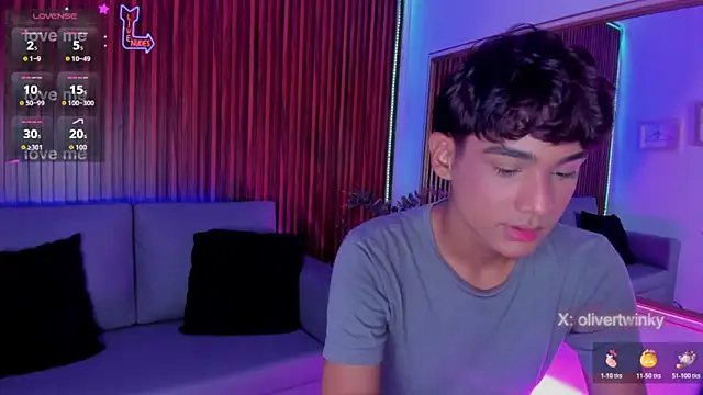 Oliver20   online show from 03/25/26, 04:56