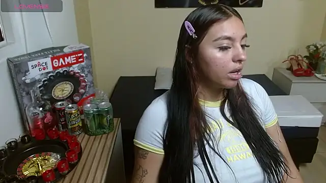 Snapshot of Miley_Clarck chatting on 04/07/26, 01:02 Miley Clarck online show from 04/07/26, 01:02