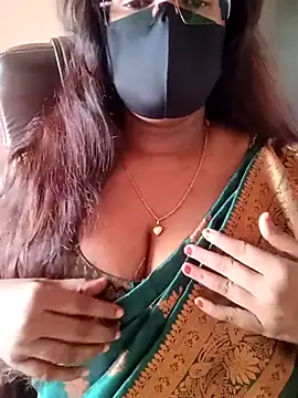 Snapshot of poojag_2 chatting on 07/15/26, 05:58 poojag 2 online show from 07/15/26, 05:58