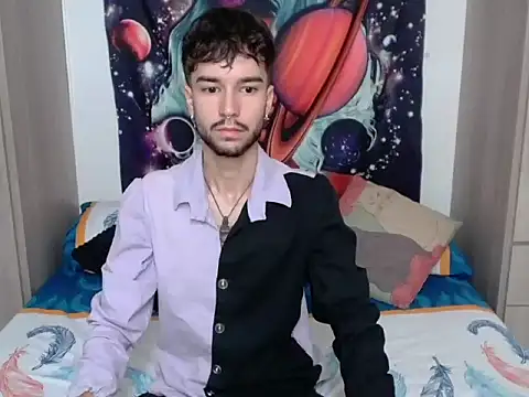 Snapshot of Adrien_polo chatting on 07/11/26, 03:34 Adrien polo online show from 07/11/26, 03:34