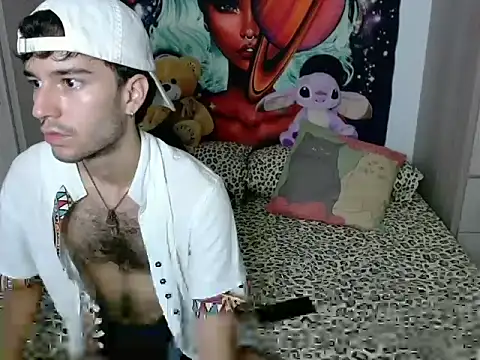 Snapshot of Adrien_polo chatting on 05/18/26, 05:45 Adrien polo online show from 05/18/26, 05:45