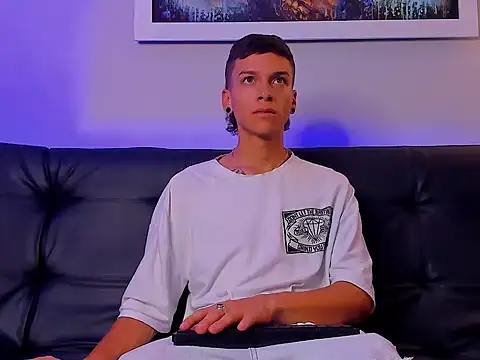 Noahh Saky online show from 04/25/26, 04:15