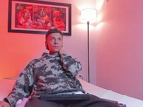 Noahh Saky online show from 03/25/26, 03:50