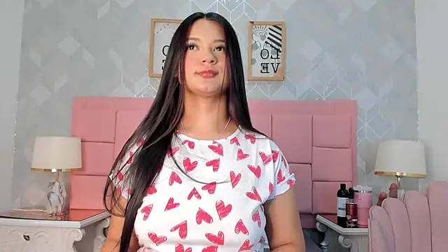 Snapshot of zoejenner_ chatting on 04/05/26, 07:53 zoejenner online show from 04/05/26, 07:53