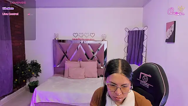 Snapshot of Cristy_tay chatting on 04/14/26, 11:48 Cristy tay online show from 04/14/26, 11:48