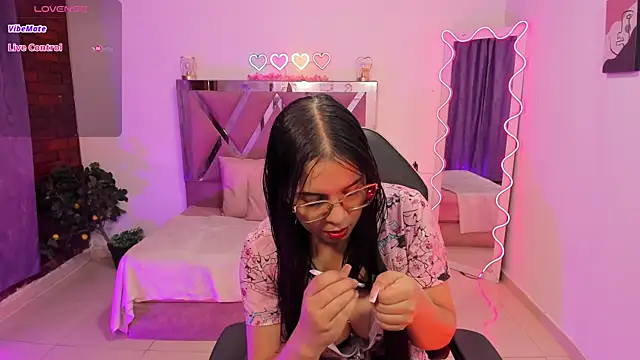 Cristy tay online show from 04/24/26, 12:07