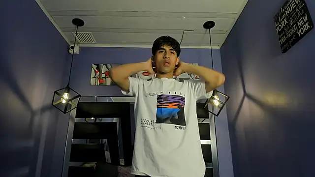  ArchieBlu  online show from 04/04/26, 03:13