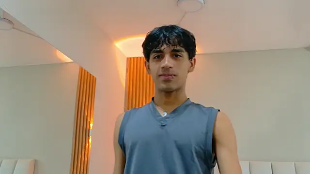  ArchieBlu  online show from 04/03/26, 03:24