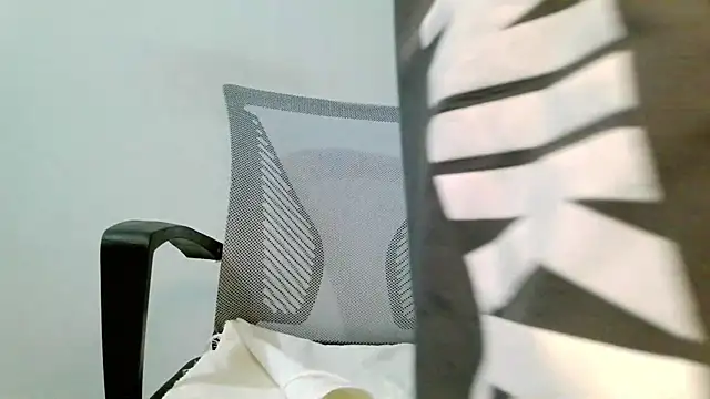 Snapshot of srghost333 chatting on 04/03/26, 04:41 srghost333 online show from 04/03/26, 04:41