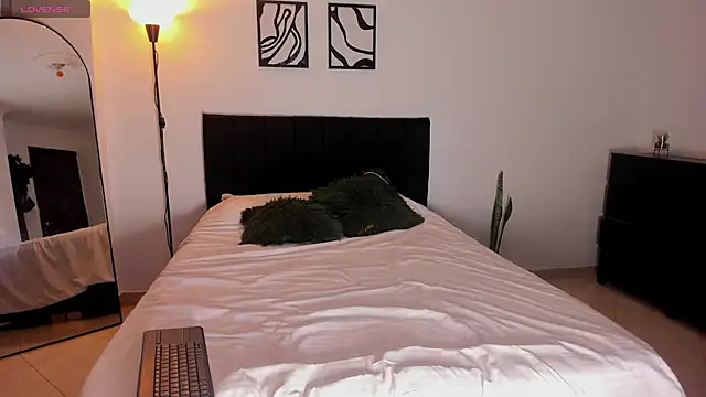 mai evans online show from 07/11/26, 03:51