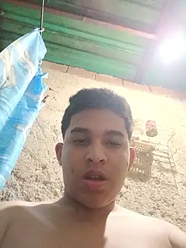 Snapshot of alee28728 chatting on 04/12/26, 09:01 alee28728 online show from 04/12/26, 09:01