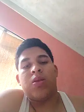 Snapshot of alee28728 chatting on 04/09/26, 07:42 alee28728 online show from 04/09/26, 07:42