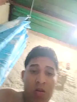 Snapshot of alee28728 chatting on 04/08/26, 04:14 alee28728 online show from 04/08/26, 04:14