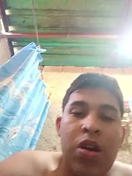 Snapshot of alee28728 chatting on 04/15/26, 09:15 alee28728 online show from 04/15/26, 09:15