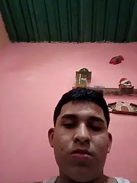 Snapshot of alee28728 chatting on 04/11/26, 07:45 alee28728 online show from 04/11/26, 07:45