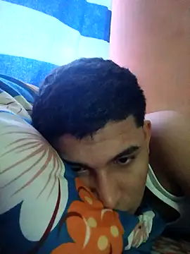 Snapshot of alee28728 chatting on 04/10/26, 08:38 alee28728 online show from 04/10/26, 08:38