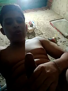 Snapshot of alee28728 chatting on 04/13/26, 04:27 alee28728 online show from 04/13/26, 04:27