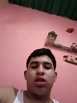 Snapshot of alee28728 chatting on 04/06/26, 07:20 alee28728 online show from 04/06/26, 07:20