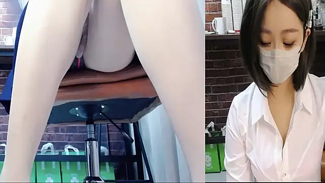 Snapshot of Latte-01 chatting on 04/26/26, 03:26 Latte-01 online show from 04/26/26, 03:26