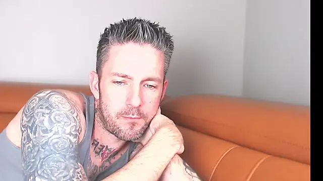 SkylarrGrey online show from 04/02/26, 08:15