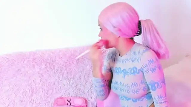 Snapshot of estrellaO_O chatting on 04/09/26, 12:01 estrellaO O online show from 04/09/26, 12:01