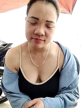 Snapshot of sfgggg1111 chatting on 03/31/26, 05:20 sfgggg1111 online show from 03/31/26, 05:20