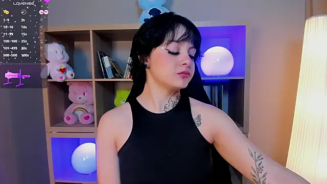 Snapshot of _EmilyRouge_ chatting on 07/04/26, 03:57 EmilyRouge online show from 07/04/26, 03:57