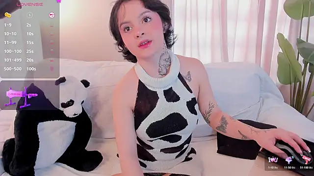 Snapshot of _EmilyRouge_ chatting on 07/14/26, 08:59 EmilyRouge online show from 07/14/26, 08:59