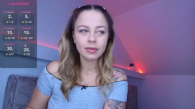 Snapshot of BluEyesKate chatting on 03/28/26, 04:02 BluEyesKate online show from 03/28/26, 04:02